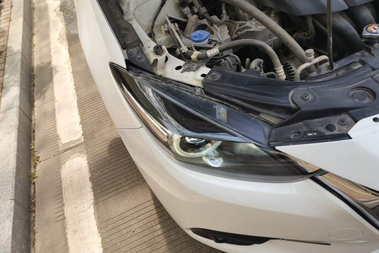 Used Mazda 3 Axela 2019 Cloud-Controlled Sedan 1.5L Automatic Luxury Model China VI Standard Right Front Headlight