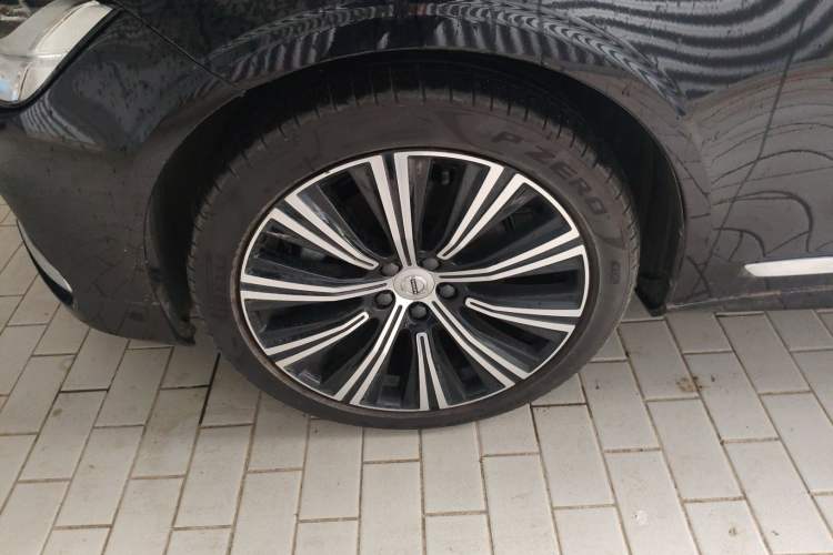 Used Volvo S90 2025 B5 Zhiyuan Luxury Edition Left Front Wheel Hub