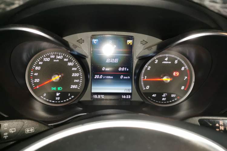 Used Mercedes-Benz GLC 2017 GLC 260 4MATIC Luxury Model
