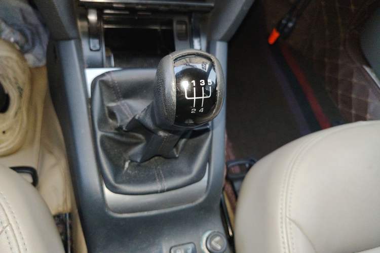 Used Skoda Octavia 2012 1.6L Manual Yijie Edition Gear Lever