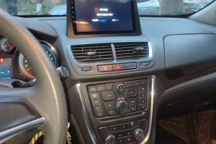 Used Buick Encore 2015 1.4T Automatic Two-Wheel Drive Urban Elite Version
