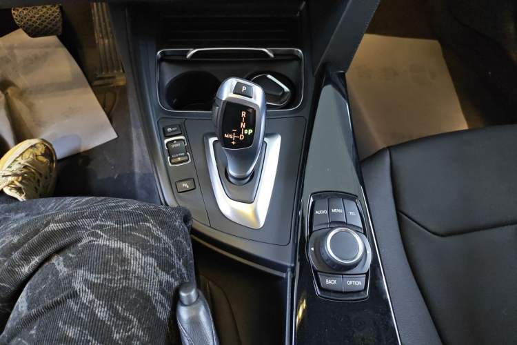 Used BMW 3 Series 2017 320Li Fashion Model Gear Lever