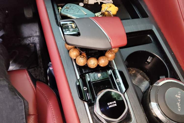 Used CHANGAN CS75 PLUS 2022 2nd Generation 2.0T Automatic Navigation Version Gear Lever