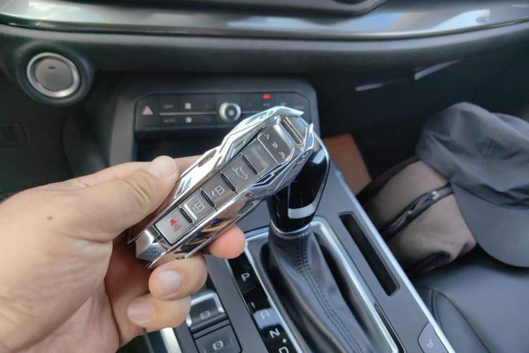 Used Wey VV5 2017 2.0T Ultra-Luxury Version
