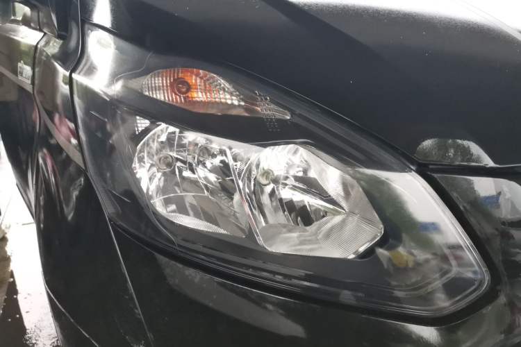 Used Ford Transit 2019 2.0T Diesel Multi-Purpose Commercial Vehicle Mid-Drive Mid-Roof 6-Seater China VI Standard Right Front Headlight