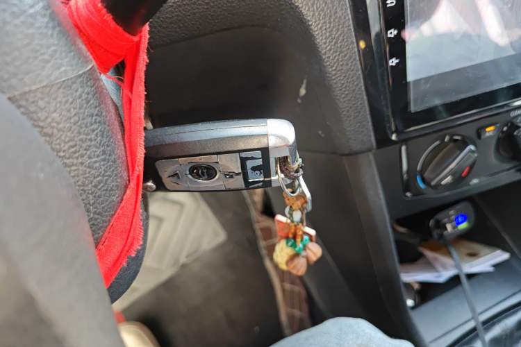 Used Volkswagen Santana 2015 1.6L Manual Fashion Edition