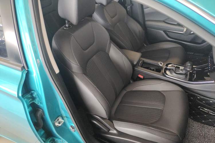 Used Dongfeng Aeolus Yixuan 2020 230T Automatic Advanced Edition Right Front Seat