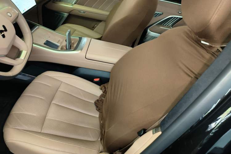 Used ONVO Luxeed L90 2025 Model—Ultra Six-Seater Version