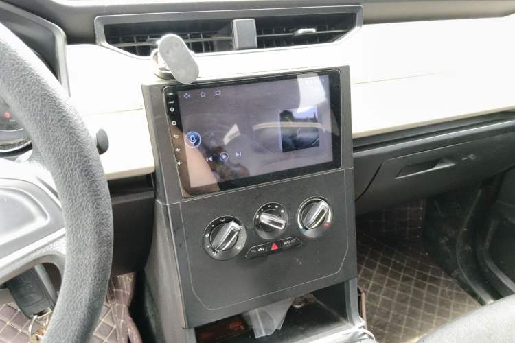 Used Wuling Hongguang PLUS 2019 1.5T Manual Comfort Version 7 Seats
