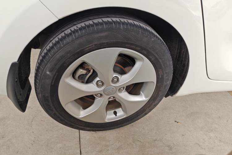 Used Kia Carens 2013 2.0L 7-Seater Automatic Standard Version China IV Standard