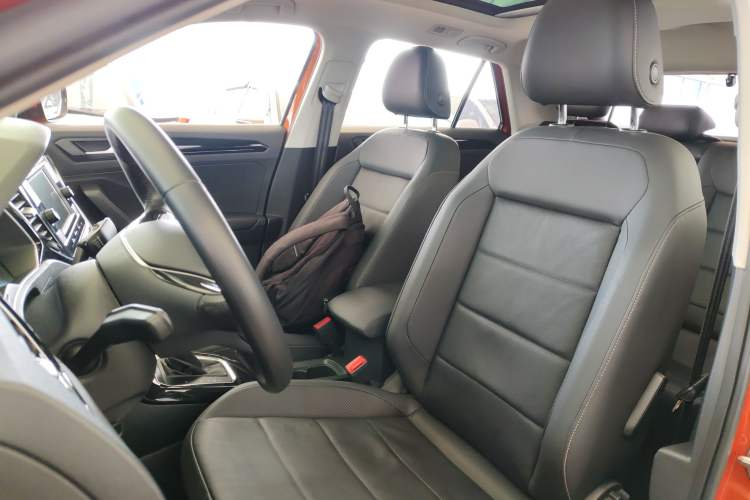 Used Volkswagen T-ROC 2018 280TSI DSG Two-Wheel-Drive Comfort Version China V Standard Left Front Seat