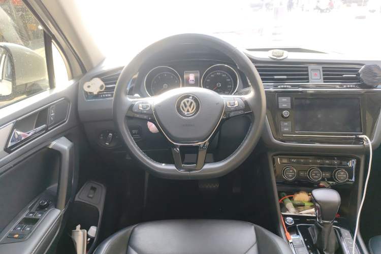 Used Volkswagen Tiguan L 2019 330TSI Automatic Two-Wheel Drive Smart Luxury Version China VI Standard