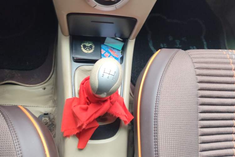Used Chery Fengyun 2 2010 Hatchback 1.5L Ambition Model Gear Lever