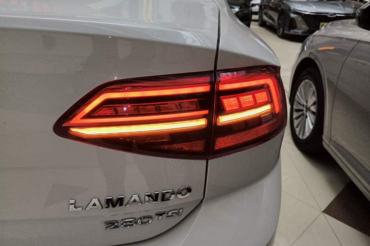 Used Volkswagen Lamando 2021 230TSI DSG Fashion Edition Exterior 3