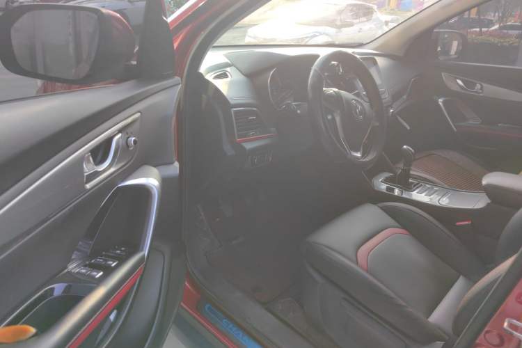 Used Changan CS55 2018 1.5T Manual Colorful Model China V Standard
