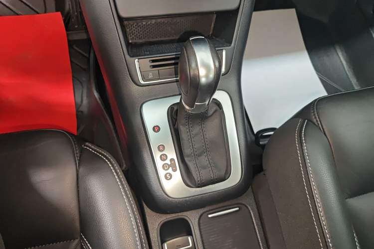 Used Volkswagen Tiguan L 2017 300TSI Automatic Two-Wheel Drive Silk Road Comfort Edition