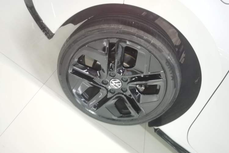 Used Volkswagen Golf 2025 300TSI R-Line
