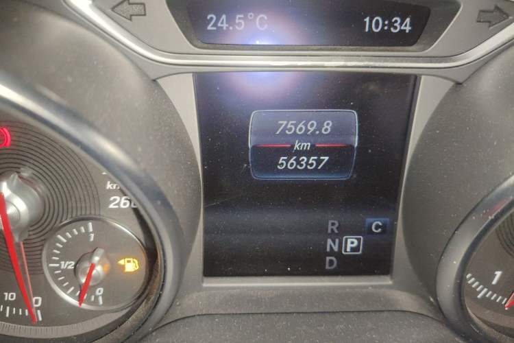 Used Mercedes-Benz GLA 2018 GLA 200 Sport Edition Odometer Close Up