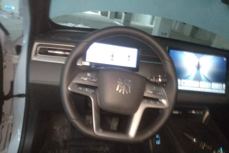Used BYD Qin PLUS 2025 DM-i Smart Drive 120KM Superior Model