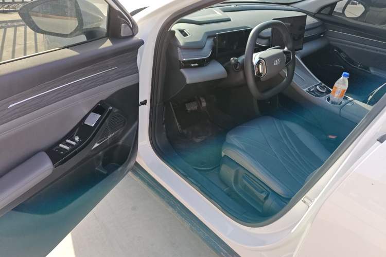 Used Geely Galaxy L6 2025 EM-i 140km Long-Range Version