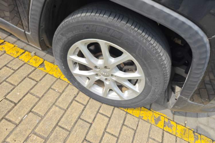 Used Jeep Cherokee 2016 2.0L Superior Edition
