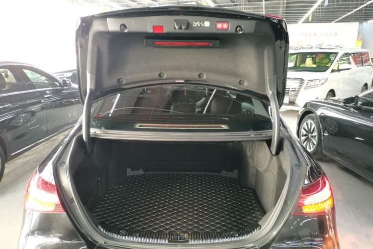 Used Mercedes-Benz E-Class 2023 Updated E 300 L Fashion Edition