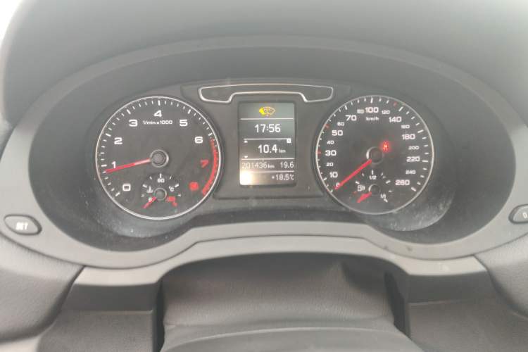 Used Audi Q3 2013 35 TFSI Comfort Model Instrument Cluster
