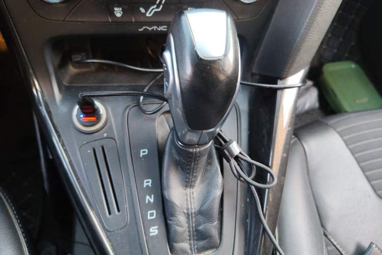 Used Ford Focus 2015 Hatchback 1.6L Automatic Fashion Edition
