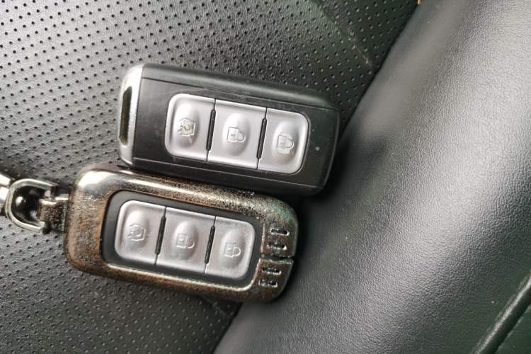 Used Dongfeng Fengon E3 2019 EVR Extended-Range Luxury Model
