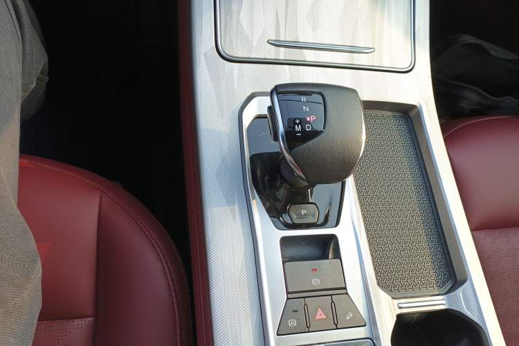 Used JETOUR X70 PRO 2023 1.5T DCT Comfort Edition 5 Seats
