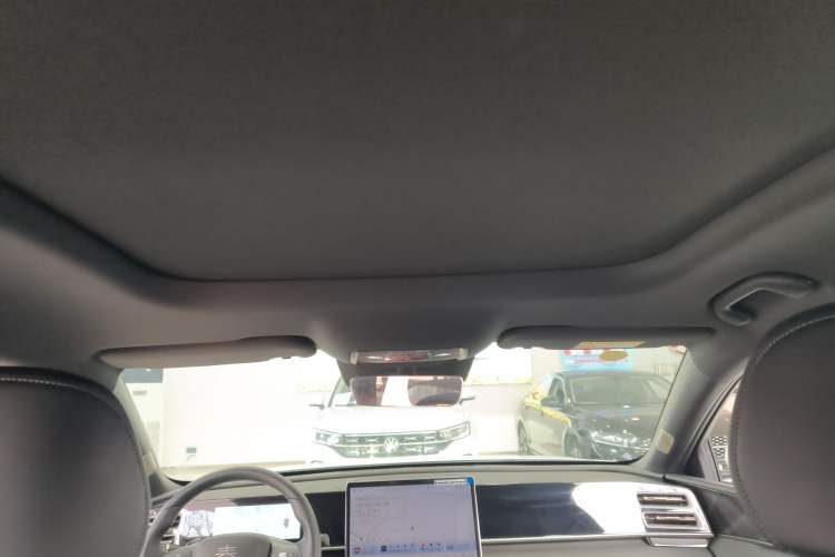 Used BYD Qin L 2025 DM-i Smart Drive 120KM Superior Model Headliner