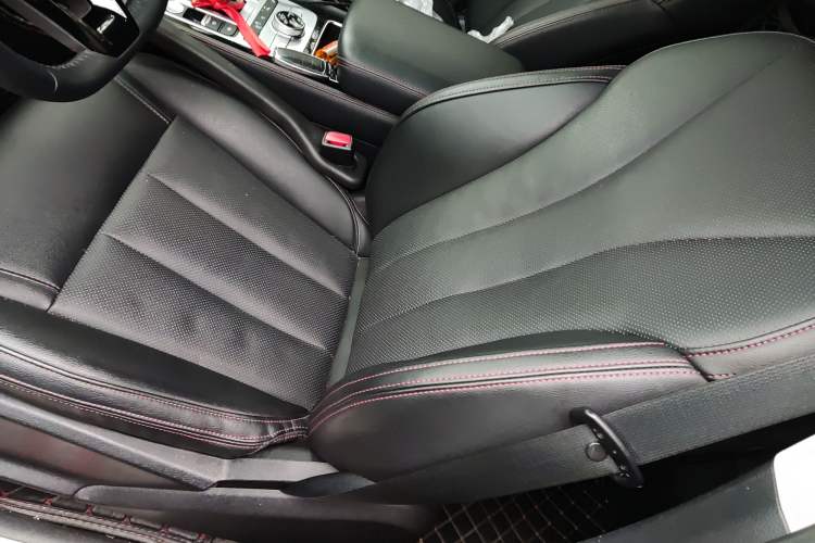 Used BYD Tang New Energy 2018 DM 2.0T All-Wheel Drive Smart Connectivity Luxury Model 7 Seats China V Emission Standard
