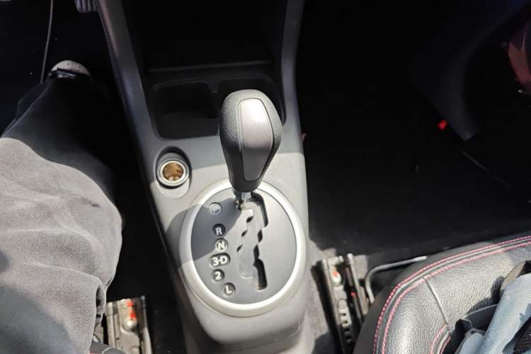 Used Suzuki Swift 2013 1.5L Automatic 20th Anniversary Limited Edition Gear Lever