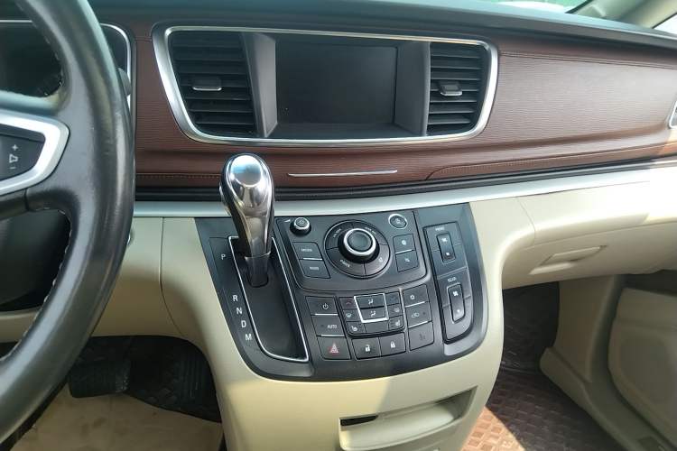 Used Buick GL8 2017 25S Prestige Version China V Standard Audio And AC Panel