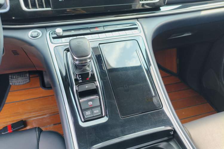 Used GAC Trumpchi M8 2021 Revised Version Lingxiu Series 390T Luxury Edition Gear Lever