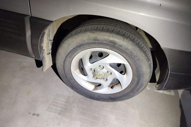 Used JAC Refine M5 2012 1.9T Diesel Manual Business Edition