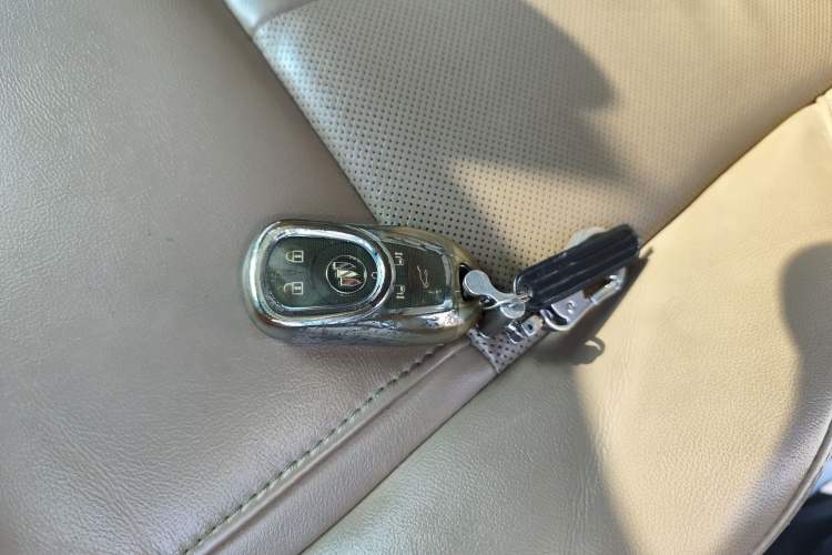 Used Buick GL8 2021 ES Landtrek 653T Luxury Model