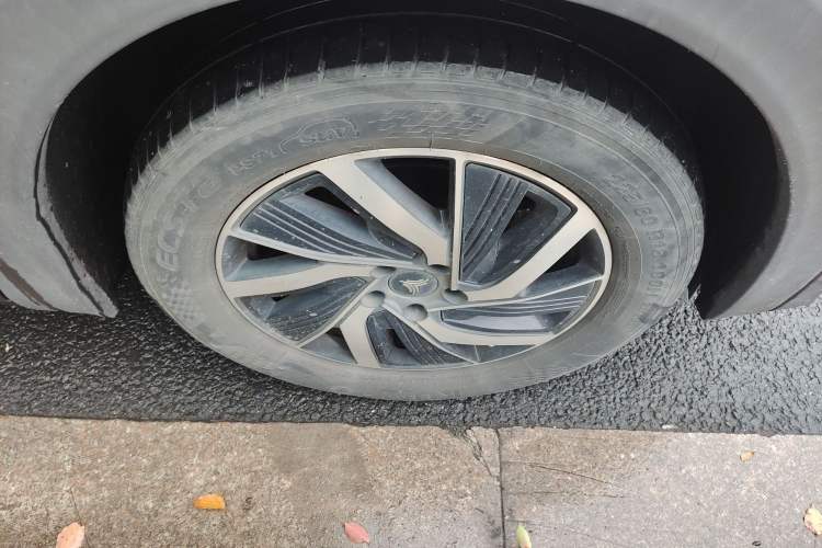 Used NETA U 2021 Pro 400 Cruiser Edition Right Front Wheel Hub