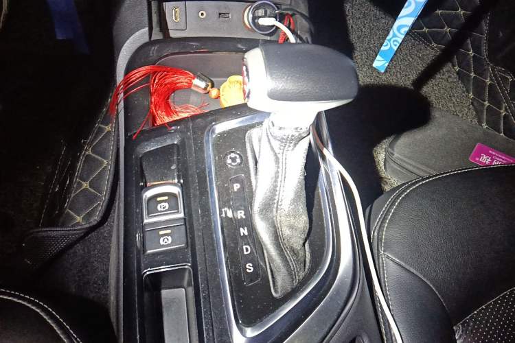 Used GAC Trumpchi GA6 2015 1.8T DCT Luxury Navigation Model Gear Lever