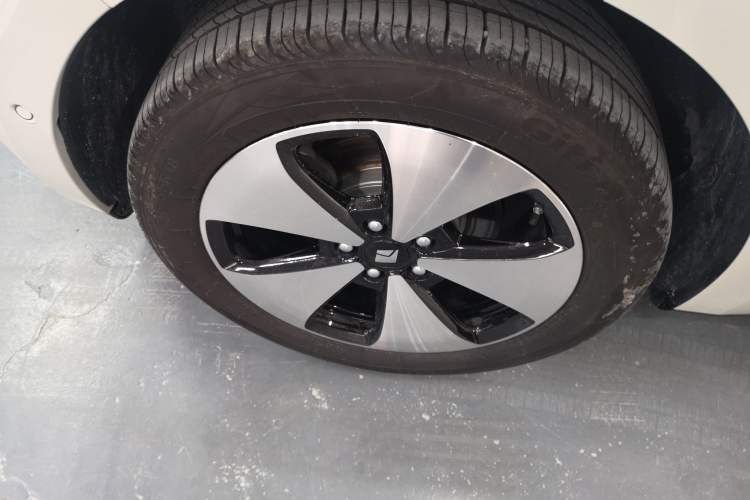 Used Baojun Cloud 2023 460 Max Lingxi Version Right Rear Wheel Hub