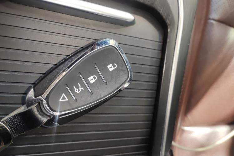 Used Wey VV6 2018 2.0T Two-Wheel Drive Flagship Version China V Standard Vehicle Key