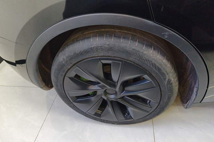 Used Tesla Model Y 2023 Rear-Wheel-Drive Version Right Rear Wheel Hub