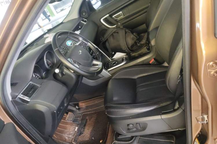 Used Land Rover Discovery Sport 2016 2.0T SE Left Front Seat