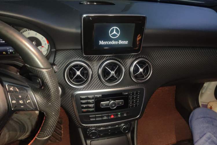 Used Mercedes-Benz A-Class 2015 A 200 Sport Edition Audio And AC Panel