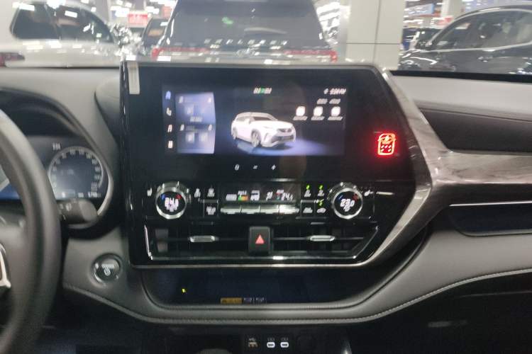 Used Toyota Crown Kluger 2024 2.5L HEV Four-Wheel Drive Luxury Edition Audio And AC Panel