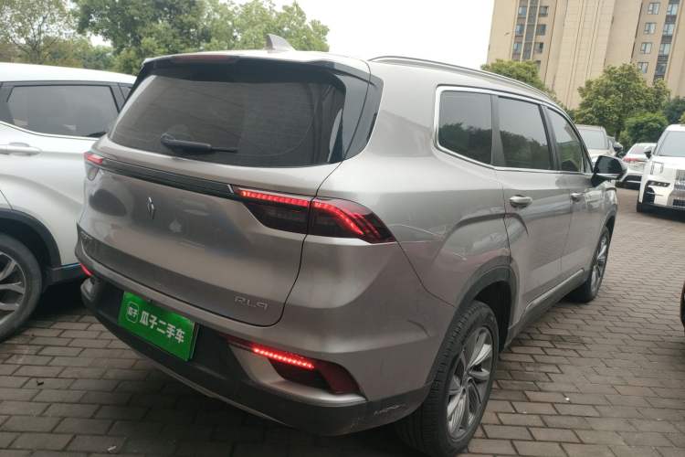 Used Livan 9 2023 470 km Leading Edition
