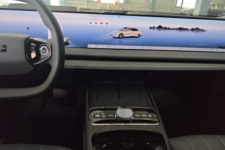 Used Geely Galaxy E8 2025 700 km Long-Range Intelligent Driving Version