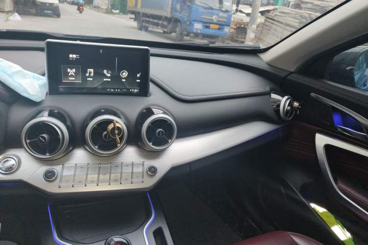 Used Wey VV7 2019 Upgraded Model 2.0T Flagship Version China VI