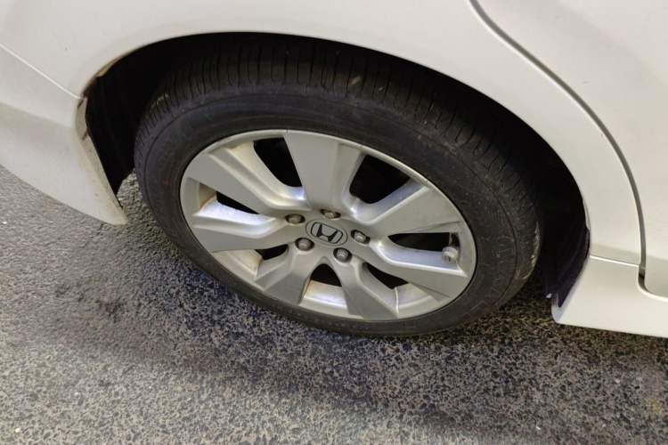 Used Honda Jade 2013 1.8L automatic Comfort version 5 seats
