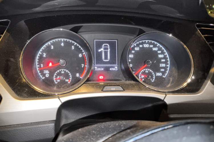 Used Volkswagen Touran 2016 Volkswagen Touran L 280TSI DSG Comfort Edition Instrument Cluster